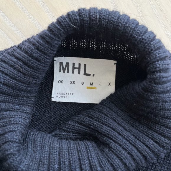 Margaret Howell Navy Wool Turtleneck - Picture 5 of 6